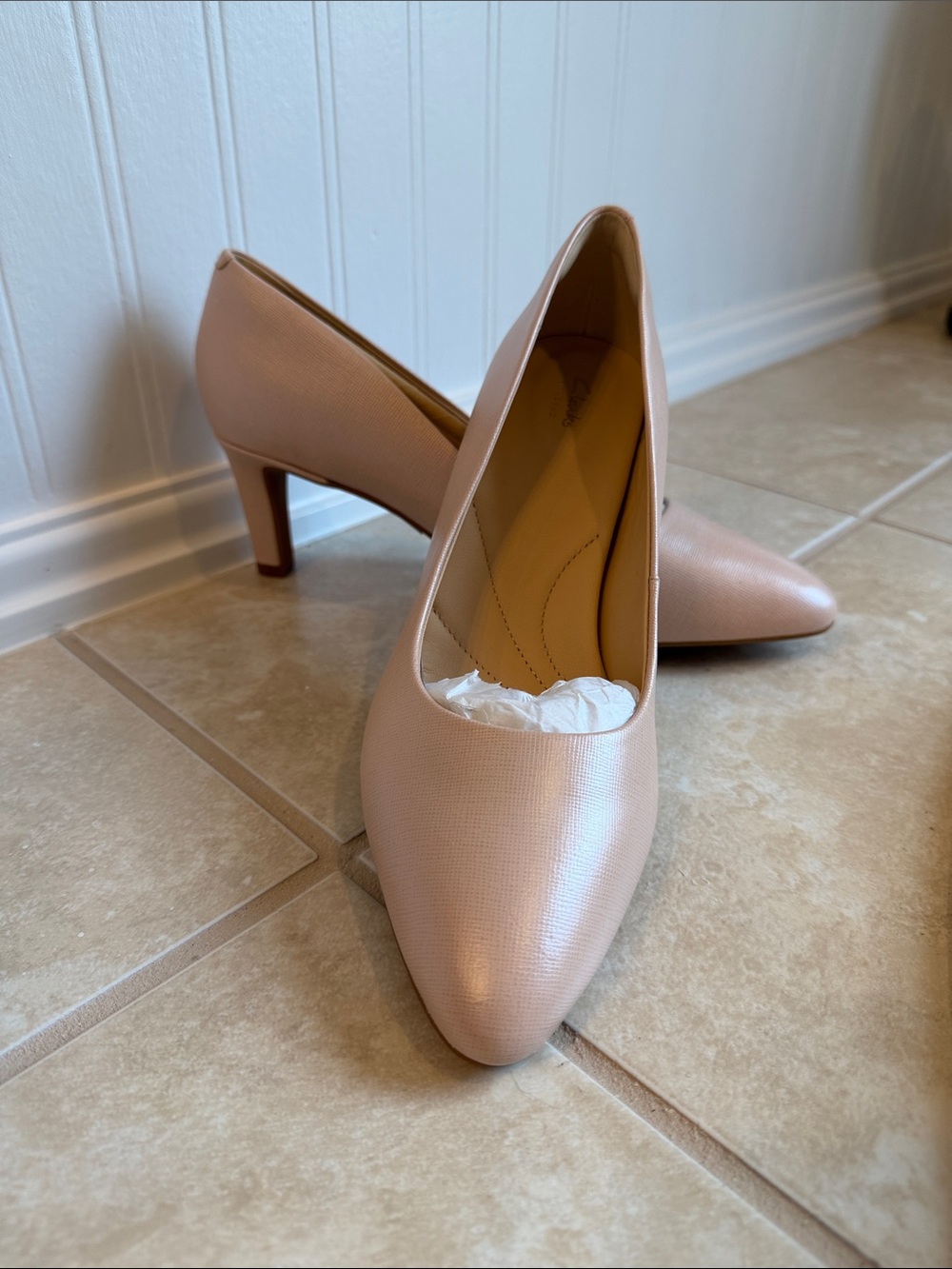 Clark’s Classic Women's Pointed Toe Pumps in Blush NWT